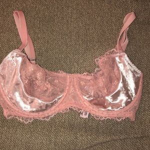 Victoria’sSecret wicked uplift lace and velvet bra